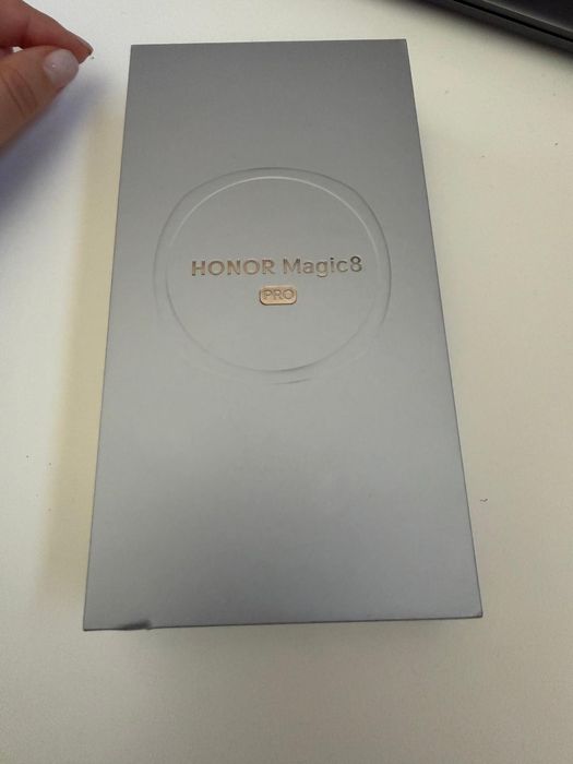 Vând Honor Magic 8 PRO NOU