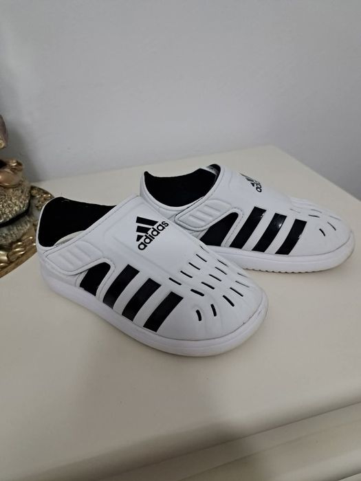 Детски саннали Adidas