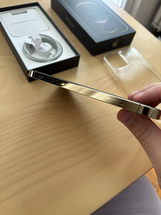 iPhone 12 Pro 128gb Gold с кабел, протектор и калъф