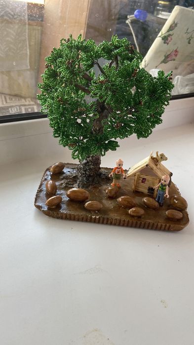 Деревья из бисера ручной работы