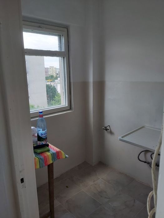Vand garsoniera  zona  Dristor