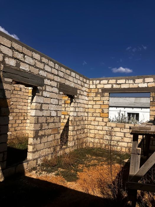 Продается времянка и недостроенный дом в Томарлы.