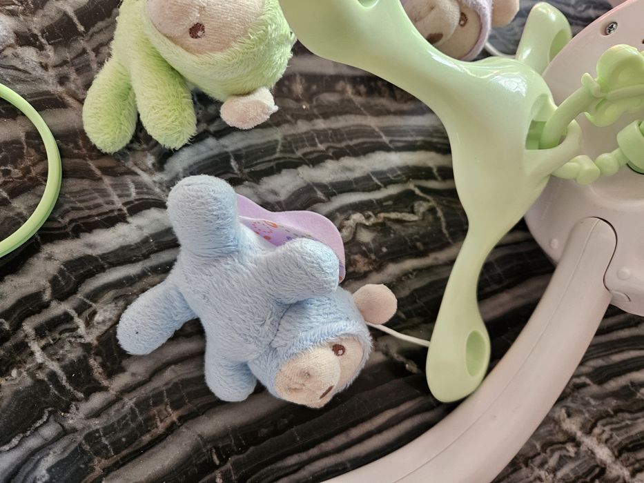 Fisher Price Музикална въртележка за легло и прожектор МЕЧЕТА-ПЕПЕРУДИ