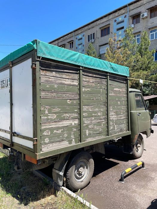 UAZ moshinasi sotiladi