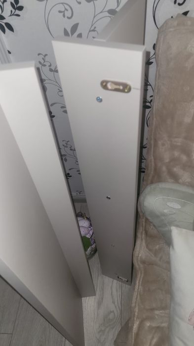 2 etajere mobila noi,doar in Botosani!