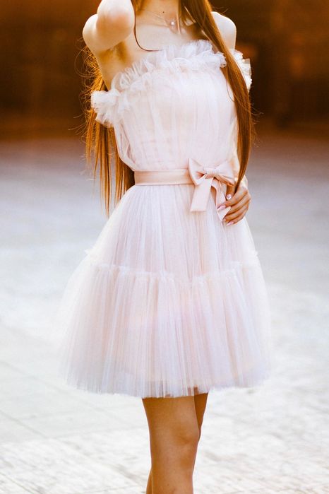 Къса официална рокля