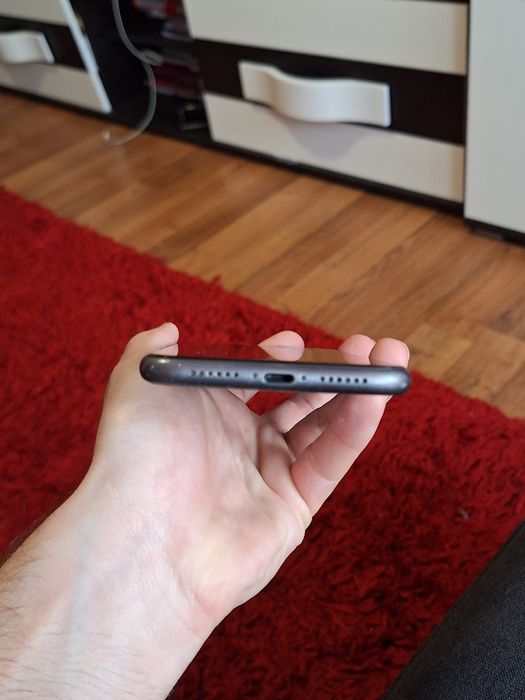 iPhone 11 Black - in stare bună