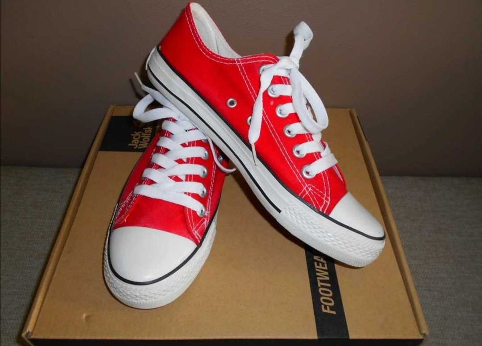 Converse и др.; уникални кецове, н.39-40
