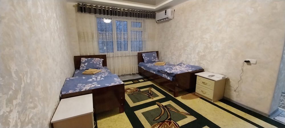 Суточная  квартира на протиив площадью Регистана