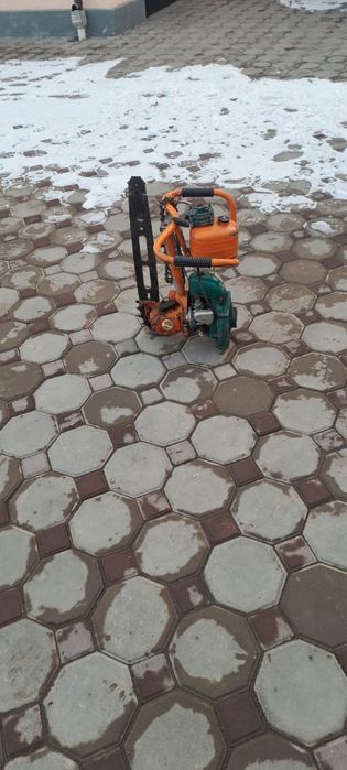 Продам бензопилу