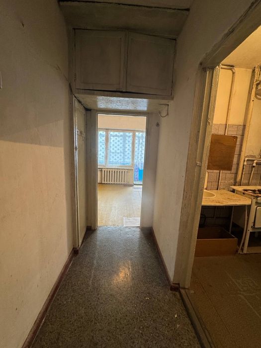 Срочно продаётся на Дубовый (1/2/4 сред ремонт не торец балкон 1.5х3)