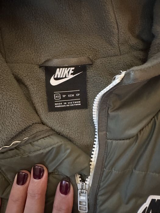 Дамско яке  Nike