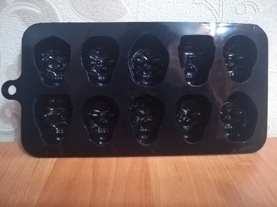 Формы для льда ЧЕРЕПА силиконовые  НОВЫЕ