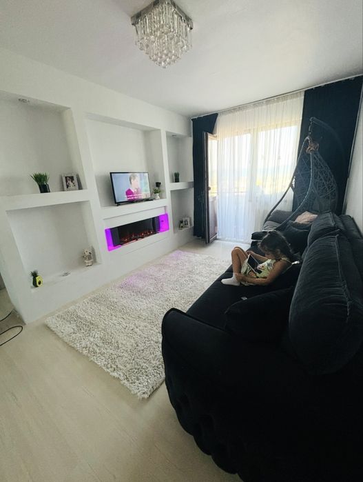 Vand apartament 37mp, et2