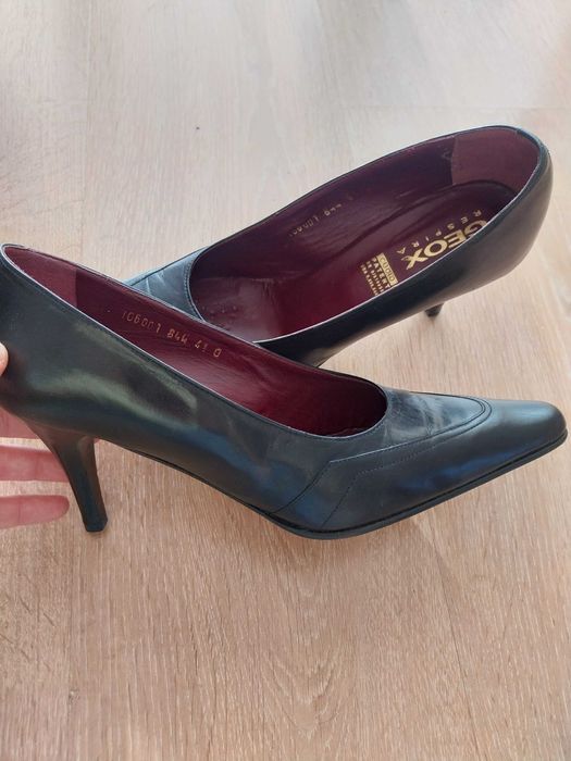 pantofi marca GEOX - piele naturala, nr 41, toc 8cm, 70lei