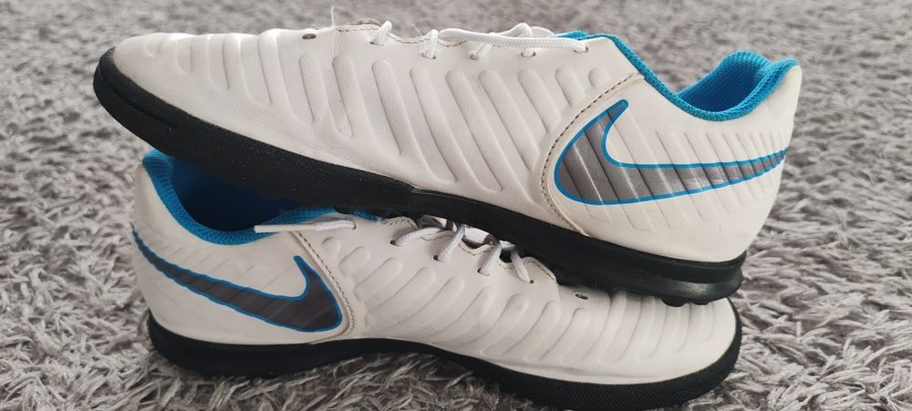 Vând ghete fotbal NIKE mărime 38