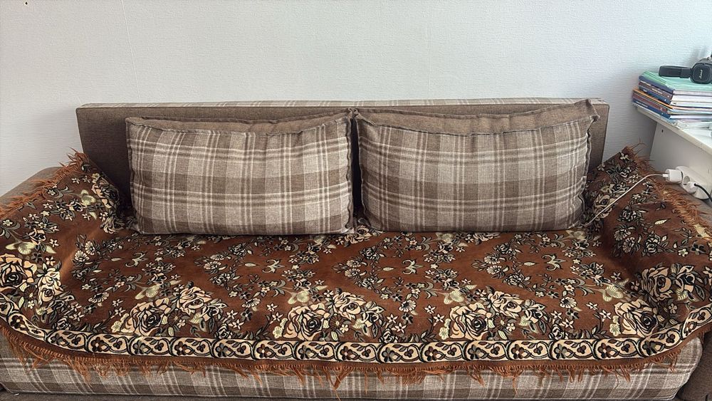Диван в хорошем состоянии