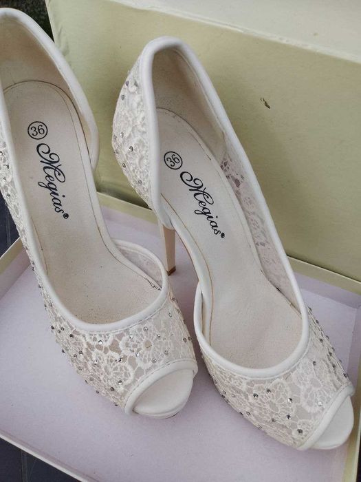 Дамски обувки с ток