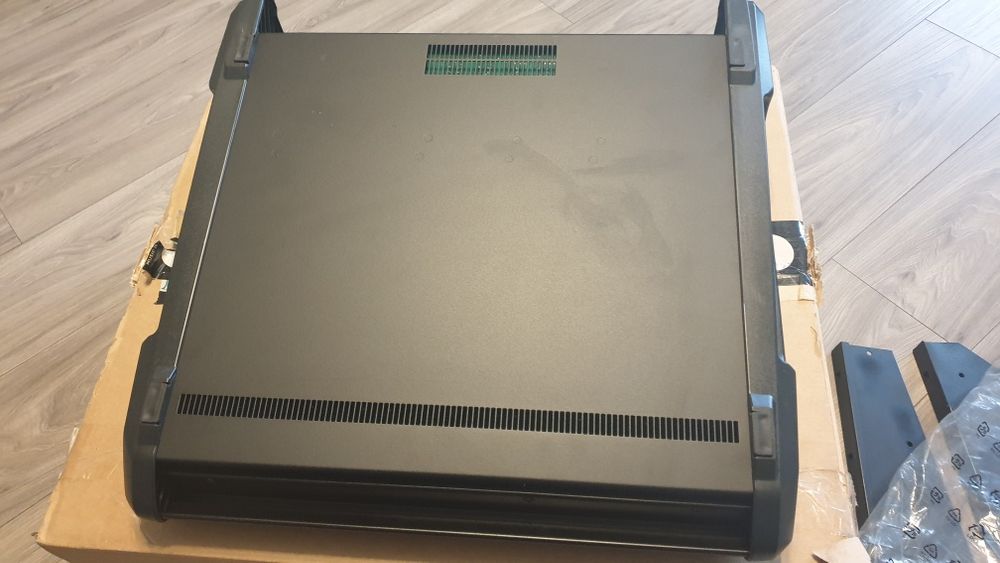 Vând mixer Dynacord Cms 1000 3 nou. Nefolosit...nezgarâiat. Țiplă. Top.
10 din 10..Unic proprietar. Thomann. Tot complet în cutie. Dispozitive pentru