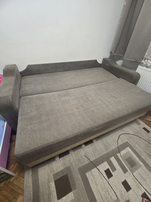 Vând canapea extensibilă