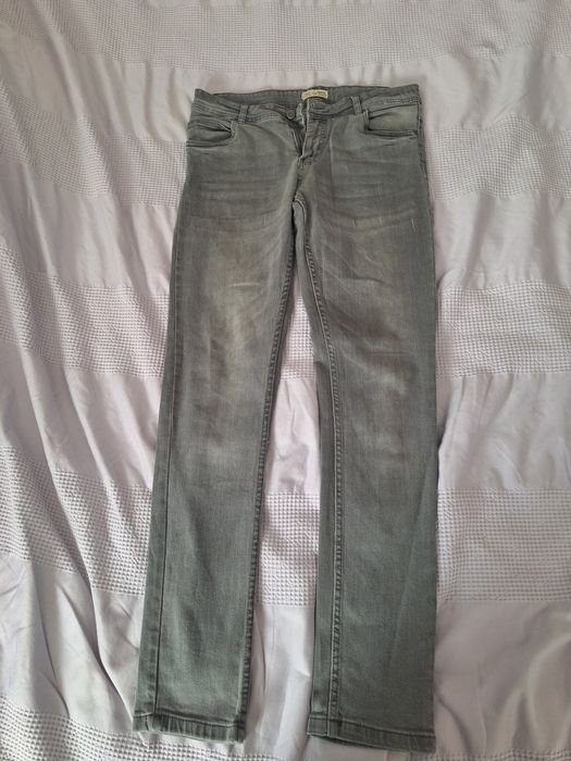 Blugi gri 164 ..sau 14 15 ani elastici.