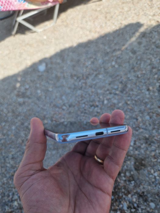 Pixel 8 pro blue