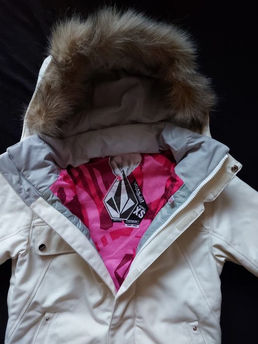 Volcom XS/S ,ThermoN insulation дамско сноуборд яке. 7К ,с екстри