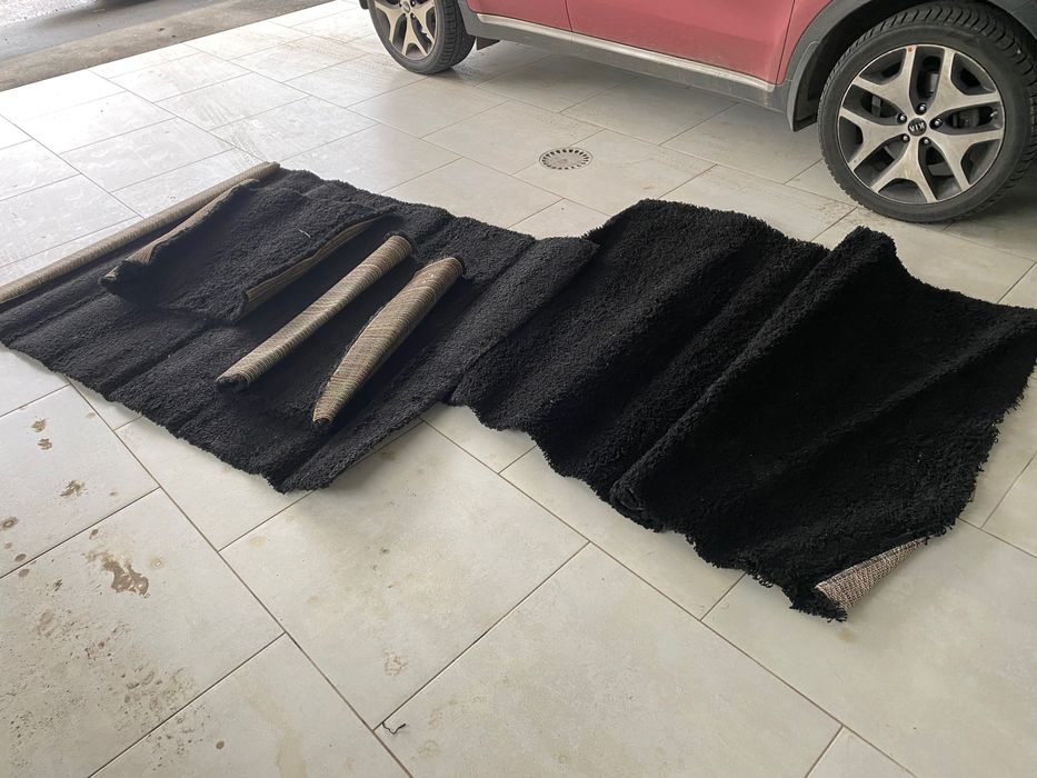 Vând covoare mici și mari