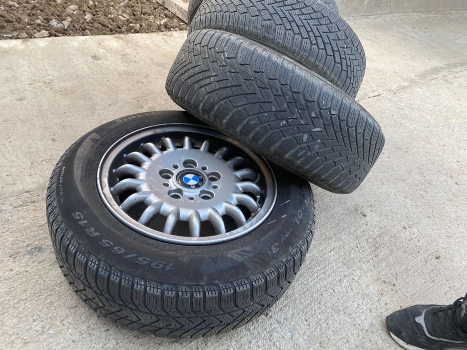 Roți BMW e46 ,am 2 seturi