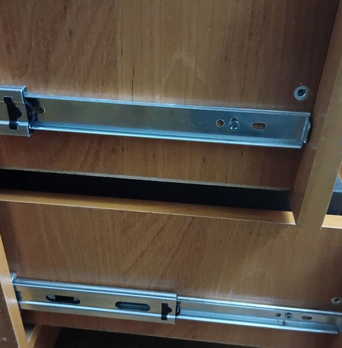 Тумбочка        .