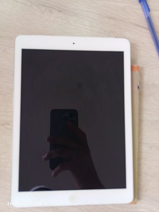 Ipad air 1 sim karta va Wifi . 128 gb xotira. Batareyka 6soatga yetadi