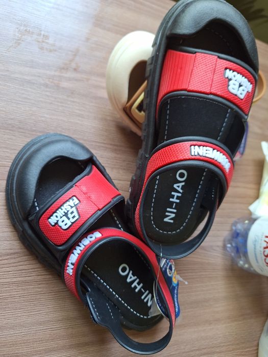 Сандалии новые          .