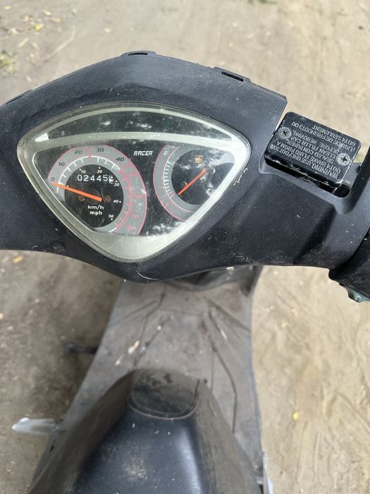 Продам скутер на запчасти