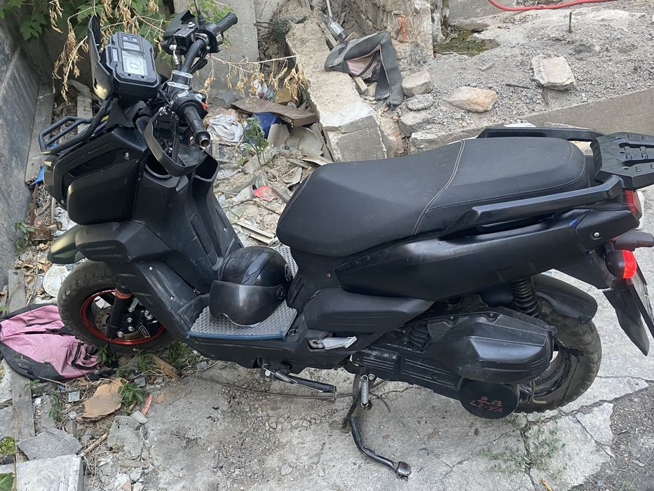 Продам скутер танк 150куб