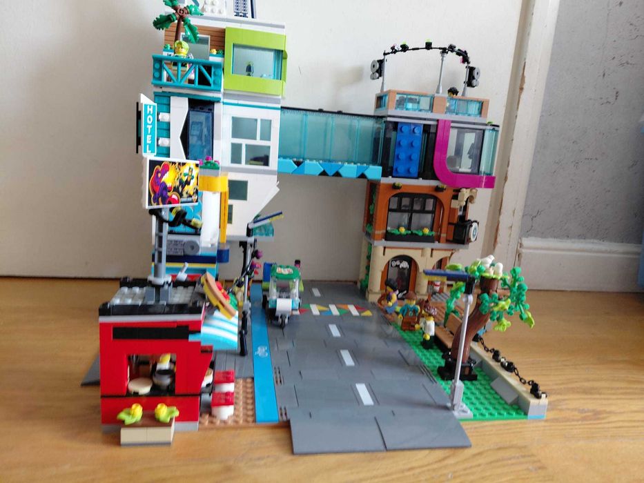 LEGO CITY, City Center, 60380