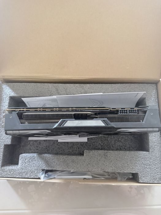 Vand placa video AMD Radeon RX Vega 56