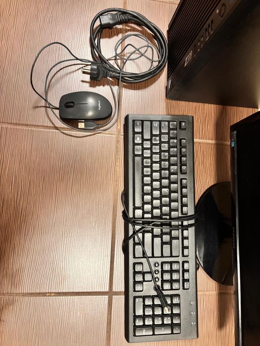 Monitor SAMSUNG,mouse,tastatură,unitate HP