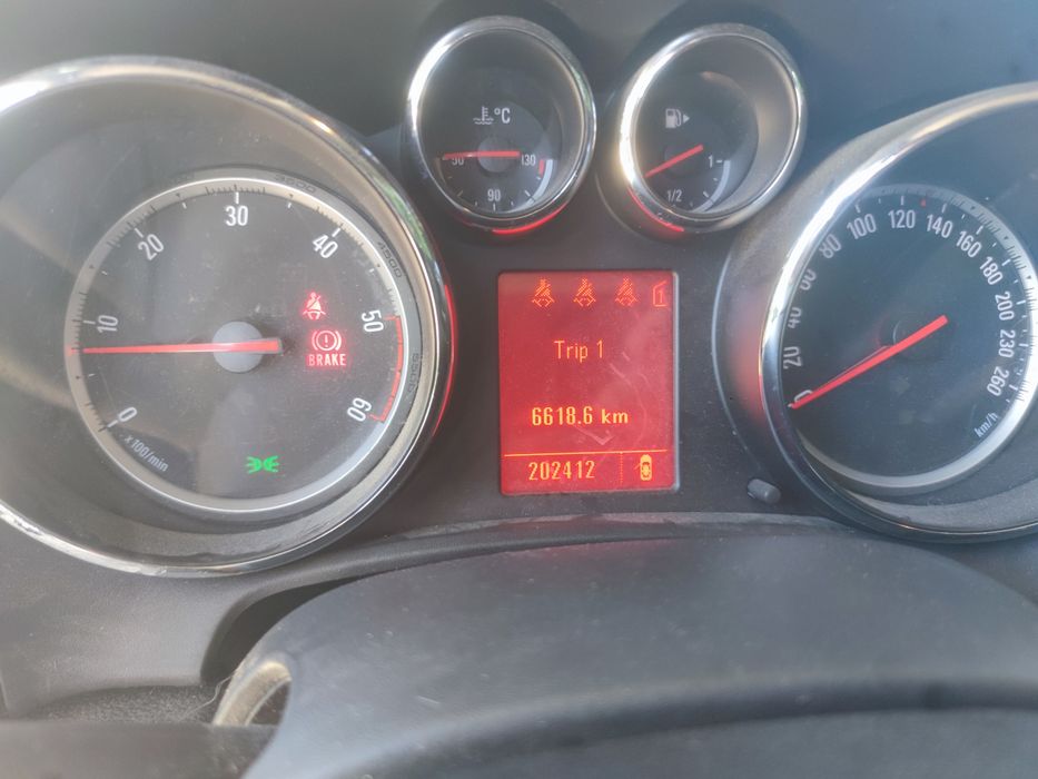 Unic proprietar vând Opel Astra J