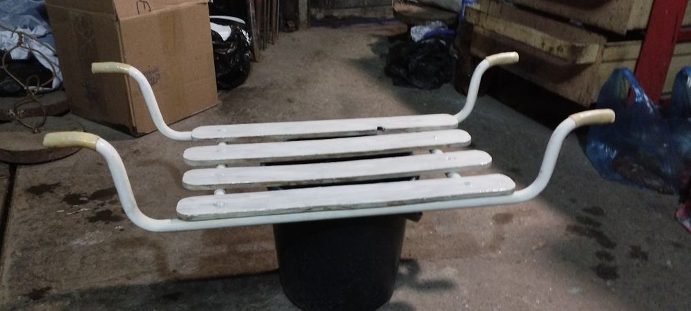 Продам полочку-сиденье  для ванны