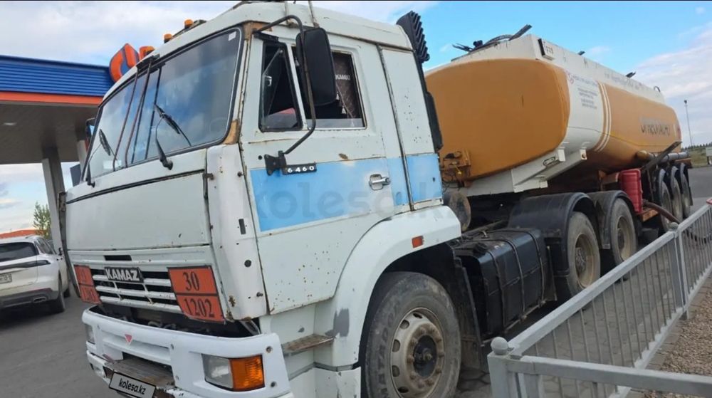 тягач КАМАЗ 6460