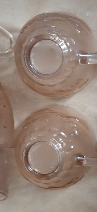 Всичко в розово стъкло