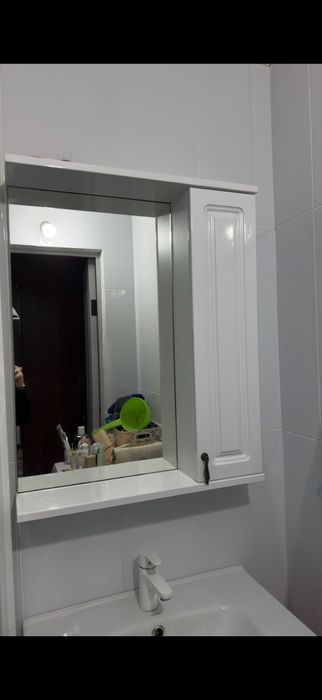 Продам шкафчик с зеркалом в ванную
