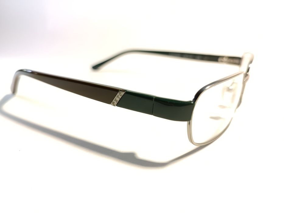 Vând doar en-gros rame de ochelari, noi, originale.