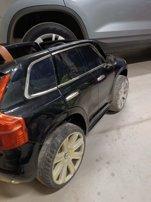 Двуместна акумулаторна кола Volvo XC90 с КОЖЕН салон + ЧИСТО НОВА БАТЕРИЯ