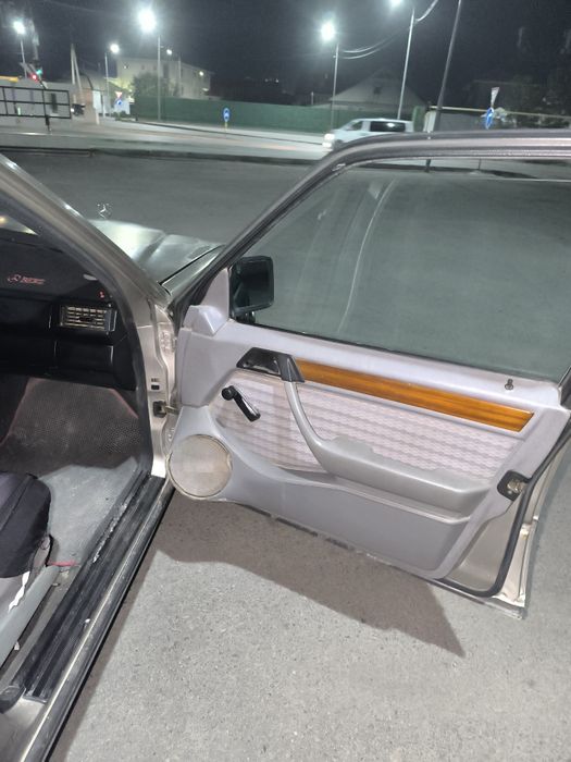 Мерс 124 срочно срочно