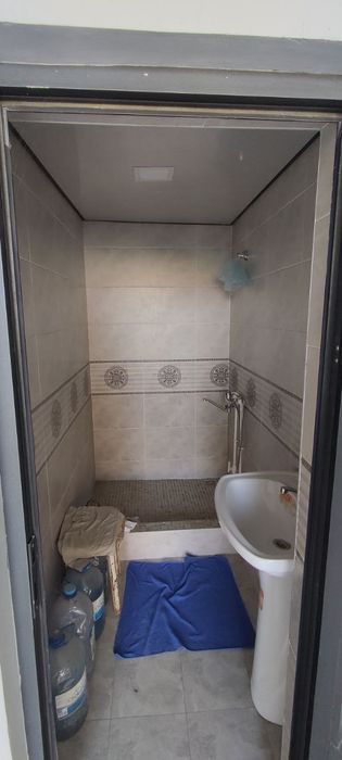 Кибрай тумани Ботаника махалласида 10 сотик ,бино билан сотилади вы