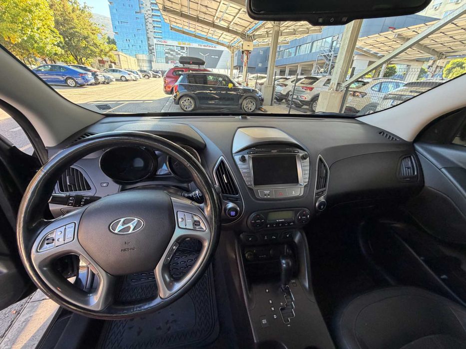 Hyundai ix35 Facelift 2.0 CRDi 184 к.с. 4x4 | Панорама | Кожа | Пълен пакет екстри