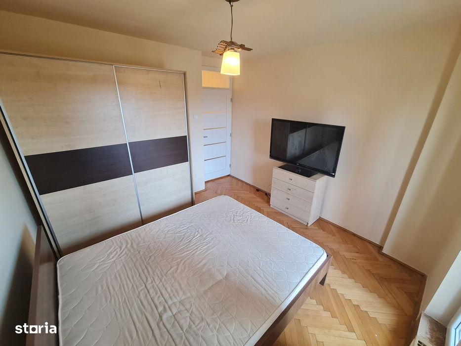 Inchiriez ap. 2 camere Decomandat Pe Bulevard Centrala,Clima.