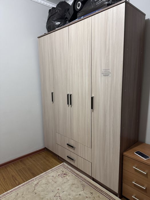 Шкаф 4дверный 210х160х45