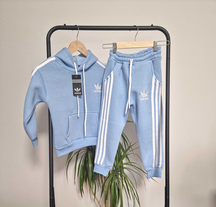 Детски спортен екип